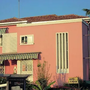 Junior Hotel